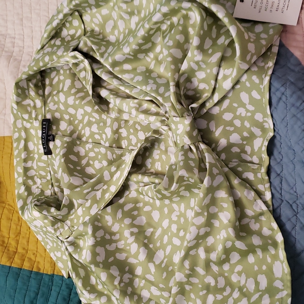 Green leopard knot front silky crop top - Picture 3 of 3